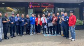 Keterangan foto : Solidaritas Pembela Advokat Seluruh Indonesia (SPASI) mendatangi Mabes Polri, Sabtu (14/12/2024) 