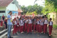 Keterangan foto : Siswa siswi yang ada di Desa Pasir Tanjung, Rabu (18/12/2024)
