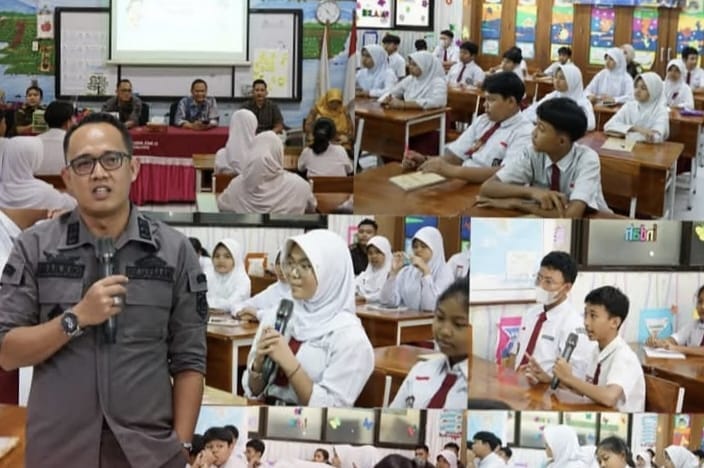 Keterangan foto : Kepala Seksi Intelijen Kejaksaan Negeri (Kasi Intel Kejari) Jakarta Barat, Marjuki, SH, MH, bersama dengan Kasubsi B dan Staf Bidang Intelijen, melaksanakan kegiatan Jaksa Masuk Sekolah di SDN 01 Pagi Kebon Jeruk, Jakarta Barat, Kamis (30/1/2025).