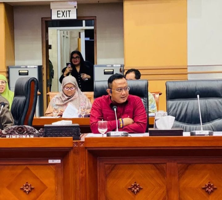 Keterangan foto : Sekertaris Fraksi Partai Demokrat Anton Sukartono Suratto, Jumat (3/1/2025) 