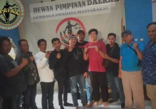 Keterangan poto : Ketua dan jajaran LSM GPRUKK DPD Banten  ( Dok Khusus )