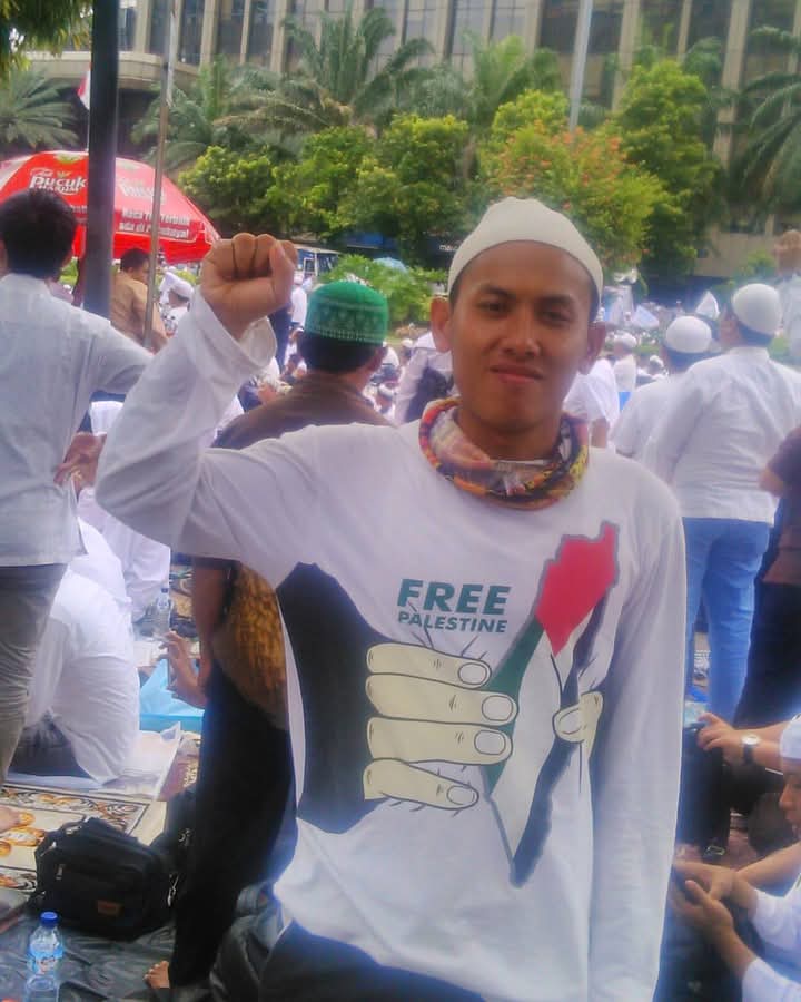 Keterangan foto : Ketua DPD Ormas KITA Kota Cilegon, Ubaidilah atau Ubed, Kamis (13/2/2025)