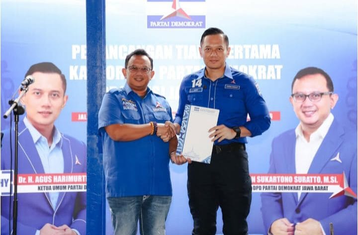 Keterangan foto : Ketua DPD Partai Demokrat Jabar Anton Sukartono Suratto, Minggu (9/2/2025) 