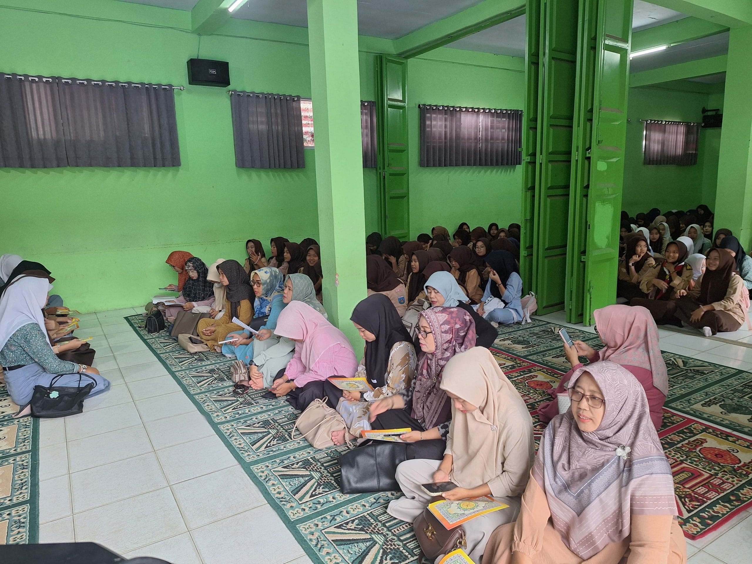 Kepsek SMK PGRI Tutup Sanlat Dengan Buka Puasa Bersama Seluruh Peserta Didik 6 Kepsek SMK PGRI Tutup Sanlat Dengan Buka Puasa Bersama Seluruh Peserta Didik I Teras Media