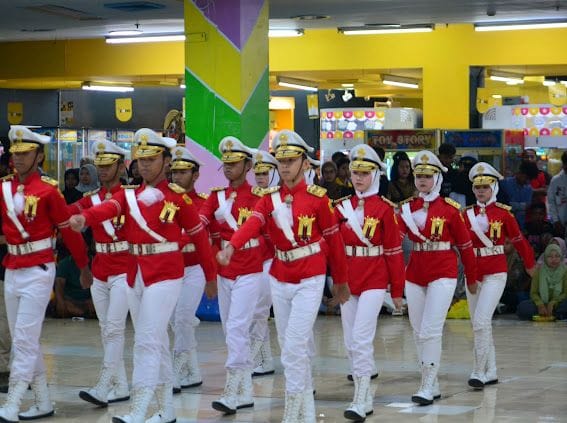 Pasukan Pengibar Bendera (Paskibra) pasgabrata dari SMP Negri 1 Kemang berhasil sabet juara LKBB Dewantara dalam Lomba Keterampilan Baris-Berbaris (LKBB) tingkat Se-Jabotabek open yang diselenggarakan pada 27 April 2025 di gedung Ramayana lt 3 Cibinong kabupaten Bogor.