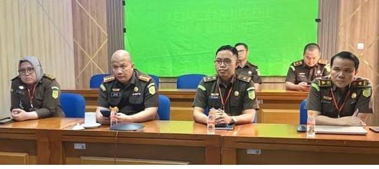 Keterangan foto : Kejari Kota Bandung bongkar dugaan korupsi dana Program Indonesia Pintar (PIP) senilai Rp20,7 miliar di kampus STIA Bagasasi, Jumat (21/5/2025)