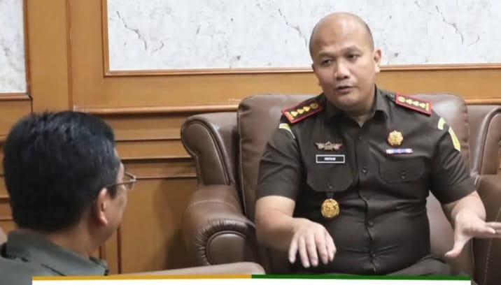 Keterangan foto : Kepala Kejari Kota Bandung, Irfan Wibowo, Jumat (20/6/2025)