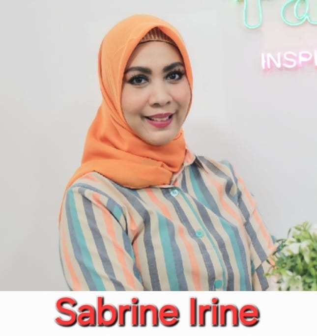 Keterangan foto : Sabrina Irine yang adalah seorang Hipnoterapis itu meminta duit kepada Diana Hasyim, Rabu (9/8/2025)