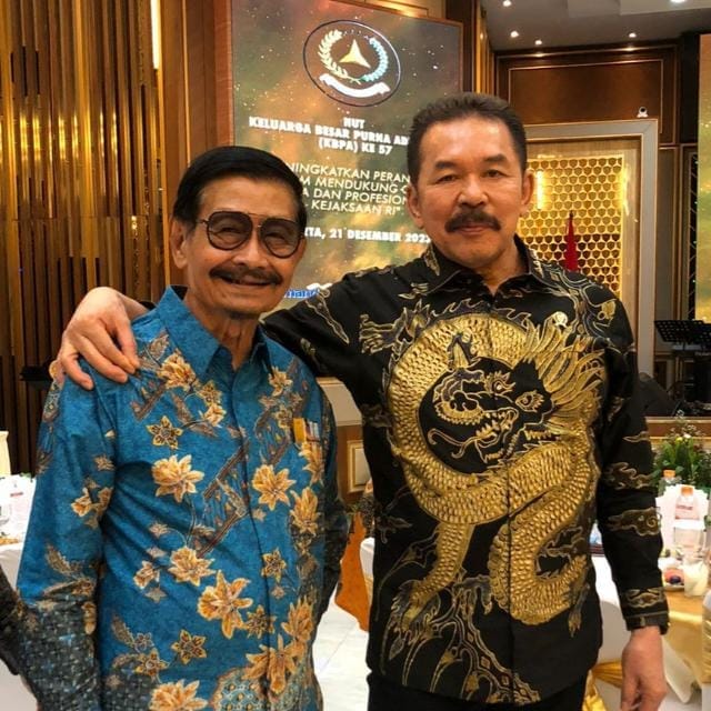 Keterangan foto : Mantan Kepala Pusat Penerangan Hukum (Kapuspenkum) Kejaksaan Agung RI, Soehandoyo bersama Jaksa Agung ST Burhanuddin.