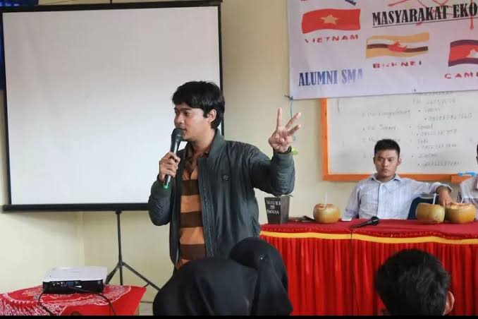Keterangan foto: Pengamat politik dan lingkungan, Mr Egi Hendrawan (Dok istimewa)