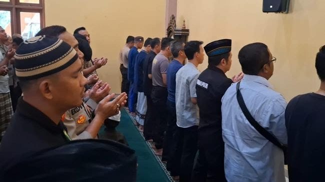 Foto: Polresta Serang Kota  Gelar Sholat Gaib Untuk Affan Kurniawan (Dok ist)