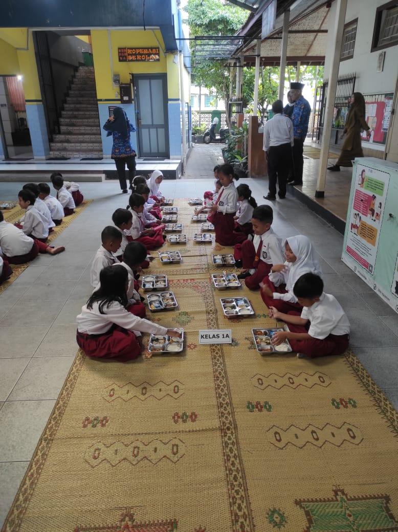 Pelaksanaan uji coba Dapur sekolah di SDN Ngupasan, Jogjakarta, Senin 22 September 2025 juga dihadiri oleh Koramil 03/Gondokusuman, Polresta Jogjakarta, Selasa (23/9/2025)