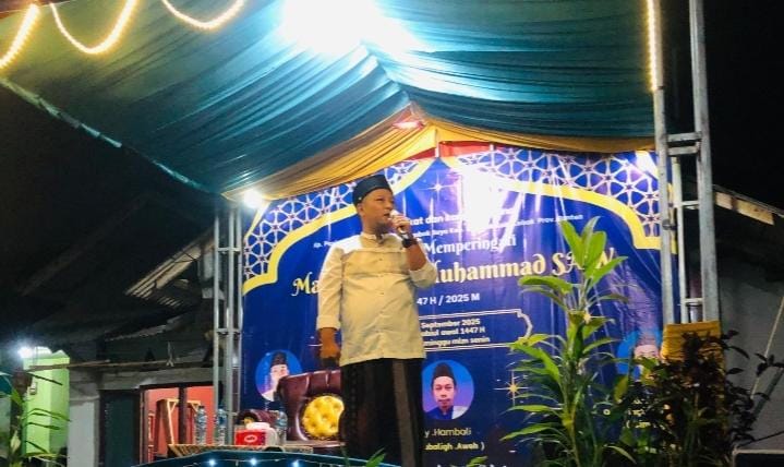 Foto: Riki Permana, Kepala Desa Tambak Baya, Kecamatan Cibadak, Kabupaten Lebak, dalam acara peringatan maulid nabi Muhammad SAW di kampung Pasir Pogor, Minggu (7/9/2025).