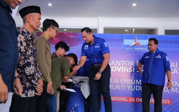 Keterangan foto: Ketum AHY Resmikan Kantor DPD Demokrat Jawa Barat, Minggu (26/10/2025).