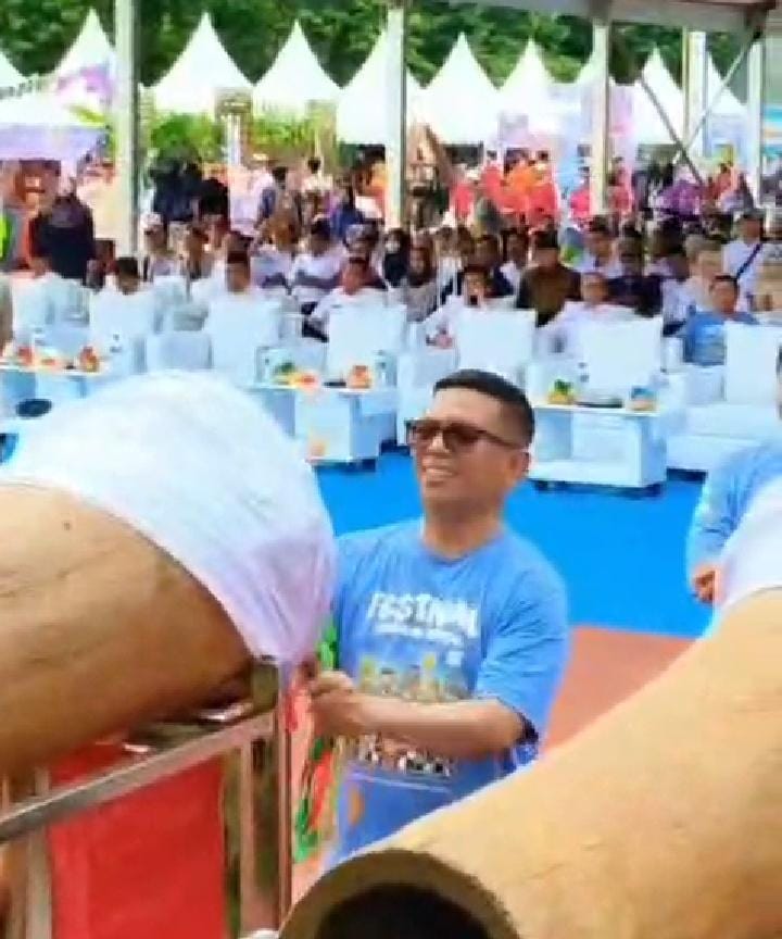Keterangan poto : Gubernur Banten, Andra Sony, saat membuka Festival Kreasi Anak Berkebutuhan Khusus Tahun 2025, di Halaman Kantor Setda Provinsi Banten pada 20/11/2025