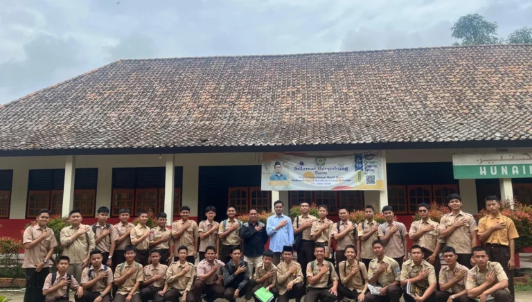 Cegah Radikalisme Sejak Dini, Densus 88 Gelar Bedah Buku di Ponpes Raudhatul Ulum I Teras Media