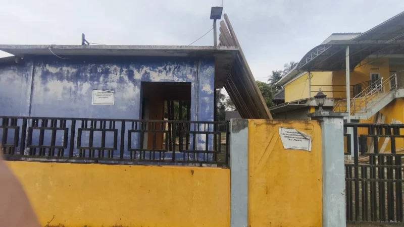Keterangan foto : Gedung Kredit Koperasi di Lebak, Minggu (26/1/2026)