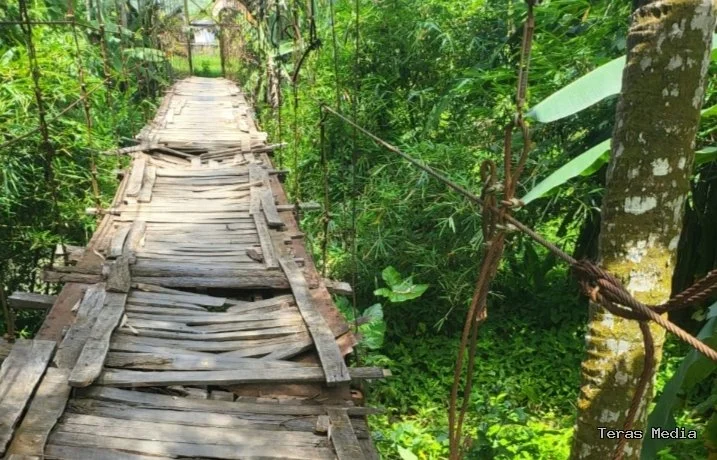 Keterangan foto: Kondisi Jembatan Gantung di Desa Sukajadi, Kecamatan Panggarangan, Kabupaten Lebak.