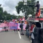 Keterangan foto : Himpunan Aktivis Milenial demo di depan KPK Minta periksa Dr Robert Leonard, Senin (26/1/2026)