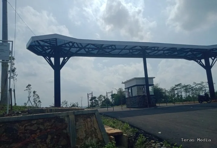 Keterangan poto : Pembangunan Res Area Agrowisata, yang berlokasi di Desa Lebak Parahiang Kecatan Leuwidamar Kabupaten Lebak Banten yang di sorot LSM GMBI Distrik Lebak