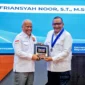 Foto: Wakil Menteri Ketenagakerjaan (Wamenaker) Afriansyah Noor menerima gelar AFEO Honorary Fellow.