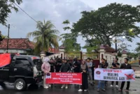 Keterangan foto : Program MBG di Demo masyarakat Madura, Jumat (27/2/2026)