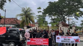 Keterangan foto : Program MBG di Demo masyarakat Madura, Jumat (27/2/2026)