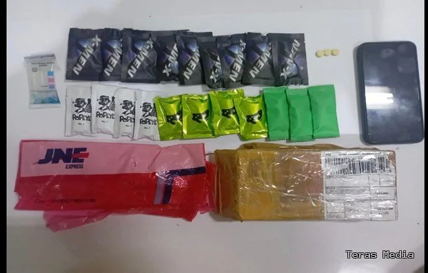 Keterangan foto: Barang bukti yang di amankan Direktorat Reserse Narkoba Polda Banten.