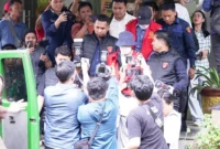 Keterangan foto : Tim Penyidik Kejaksaan Tinggi (Kejati) Sumatera Selatan melakukan penahanan terhadap dua orang tersangka terkait perkara dugaan tindak pidana korupsi (tipikor) dalam kegiatan pendistribusian semen di Provinsi Sumatera Selatan, Kamis (19/2/2026)