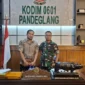 Keterangan foto : Komandan Kodim (Dandim), Letkol Infanteri Afri Swandi Ritonga bersama rekan media, Kamis (19/2/2026)