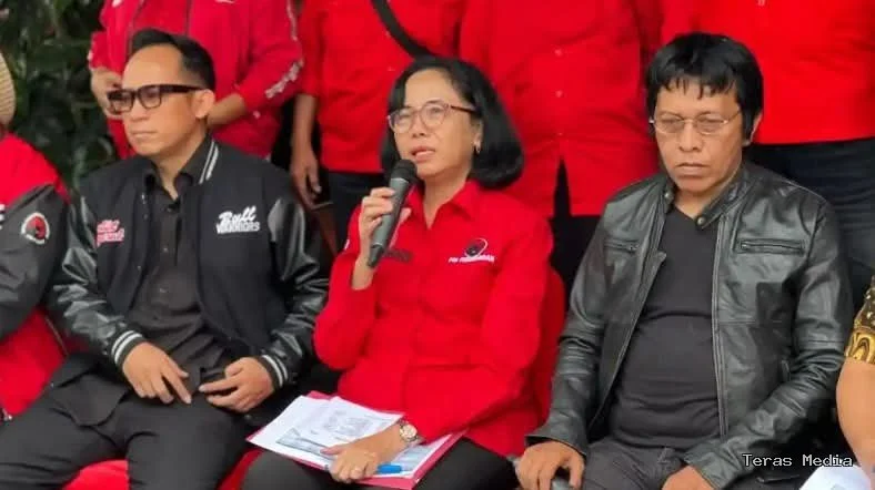 Keterangan foto : Ketua DPP PDIP yang juga Wakil Ketua Komisi X DPR RI Fraksi PDIP, MY Esti Wijayati saat konferensi pers, Rabu (25/2/2026)