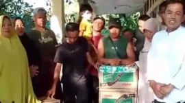 Keterangan foto : Warga Blang Kandis Aceh Tamiang ucapkan terimakasih dapat bantuan genset, Minggu (1/2/2026)