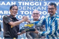 Keterangan foto : Kejaksaan Tinggi Jawa Barat (Kejati Jabar) dan PT Jasamarga Tollroad Maintenance (JMTM) memperkuat sinergi untuk menjaga aset negara dan meningkatkan kualitas infrastruktur jalan tol di Jawa Barat, Kamis (13/2/2025)