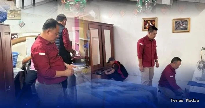 Keterangan foto : Penyidik Kejaksaan Tinggi Kalimantan Barat (Kejati Kalbar) telah melakukan tindakan penggeledahan pada Rabu (18/02/2026).
