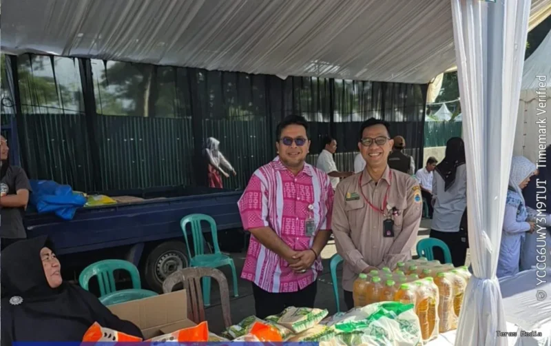 Keterangan foto : Perum Bulog Lebak dan Pandeglang berhasil mengendalikan harga serta menstabilkan pasokan Minyak KITA di masyarakat, Sabtu (14/2/2026)