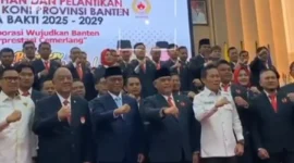 Keterangan foto: Ketua DPRD Kota Serang, H. Muji Rohman, S.H., menghadiri kegiatan Pelantikan Pengurus KONI Provinsi Banten Masa Bakti 2025–2029.