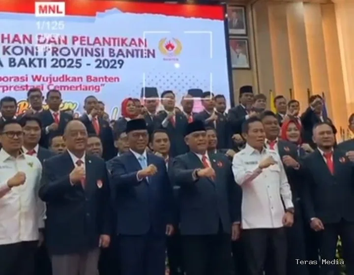 Keterangan foto: Ketua DPRD Kota Serang, H. Muji Rohman, S.H., menghadiri kegiatan Pelantikan Pengurus KONI Provinsi Banten Masa Bakti 2025–2029.
