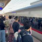 Keterangan foto : KCIC melakukan penyesuaian jadwal perjalanan KA Cepat Whoosh selama 22 hari untuk keberangkatan mulai 19 Februari 2026 hingga 12 Maret 2026 karena adanya pekerjaan pemindahan kabel Saluran Udara Tegangan Tinggi (SUTT), Kamis (12/2/2026)