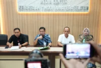 Keterangan foto : Penyidik Kejati Sumsel kembali menetapkan tersangka terkait dugaan tindak pidana korupsi pemberian fasilitas pinjaman/kredit dari salah satu Bank Pemerintah kepada PT. BSS dan PT. SAL, Sabtu (28/3/2026)