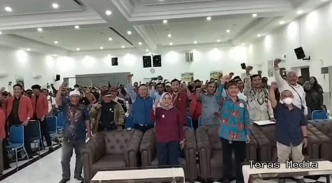 Keterangan foto : laksanaan Silaturahmi Akbar insan Pers Bekasi, Karawang, Purwakarta di Aula Husni Hamid, Karawang, 11 Maret 2026. Selain dihadiri 30 ketua organisasi pers dan wartawan se- Bekasi, Kamis (13/3/2026)