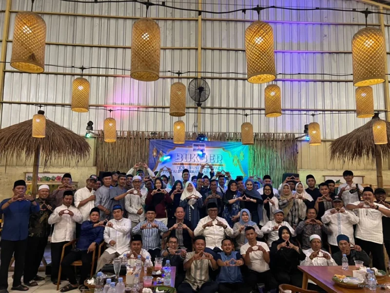 Keterangan foto : Pengurus Dewan Pimpinan Cabang (DPC) Partai Demokrat Kabupaten Tangerang menggelar buka bersama di Aloah, Kecamatan Pasar Kemis, Kabupaten Tangerang, 25 Februari 2026.