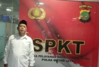 Keterangan foto : Aktivis Abdi Rakyat Muhyudi laporkan pendeta Yusuf Manubulu ke Polda atas dugaan penistaan agama, Senin (16/3/2026)