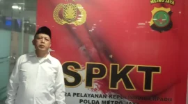 Keterangan foto : Aktivis Abdi Rakyat Muhyudi laporkan pendeta Yusuf Manubulu ke Polda atas dugaan penistaan agama, Senin (16/3/2026)