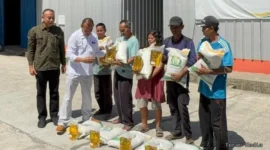 Keterangan foto : Perum Bulog Regional Lebak-Pandeglang kembali gencar menyalurkan bantuan pangan kepada masyarakat di Kabupaten Lebak dan Pandeglang, Rabu (18/3/2026)