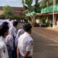 Keterangan poto : Kepsek SMK PGRI Rangkasbitung saat melakukan penutupan kegiatan Pesantren Kilat selama 3 Hari, dan dilanjutlan dengan Buka Bersama (Doksus )