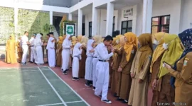 Keterangan poto : Suasana Halal Bihalal yang di adakan di SKh Negeri 01 Lebak yang di ikuti oleh seluruh keluarga besar Sekolah dan orang tua siswa pada 30/3/2016