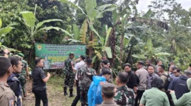 Keterangan foto : Danrem 064 Maulana Yusuf Brigjen Daru Cahyadi Soeprapto didampingi Dandim 0603 Lebak Letkol I Gede Mahendra Subrata, Kamis (5/3/2026)