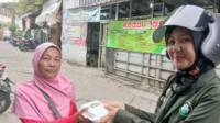 OSIS dan ROHIS SMK PGRI Rangkasbitung Gelar Takjil On The Road Ramadhan 1447 Hijriah 6 OSIS dan ROHIS SMK PGRI Rangkasbitung Gelar Takjil On The Road Ramadhan 1447 Hijriah I Teras Media