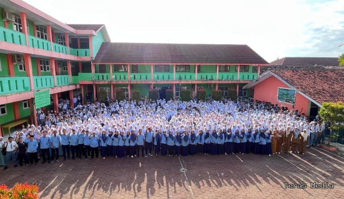 Keterangan poto : Susana hari pertama masuk sekolah di SMK PGRI Rangkasbitung pada 30/3/2026