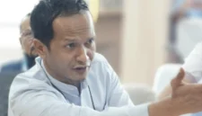 Keterangan foto : Sekretaris Jenderal Tim 8 Prabowo-Gibran, Akhrom Saleh, Minggu (19/4/2026)